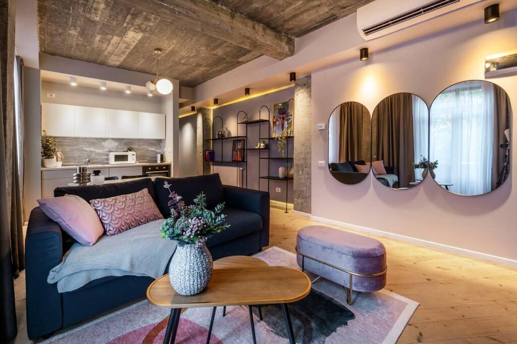 FLH - Old City Vibes - Historic Loft 